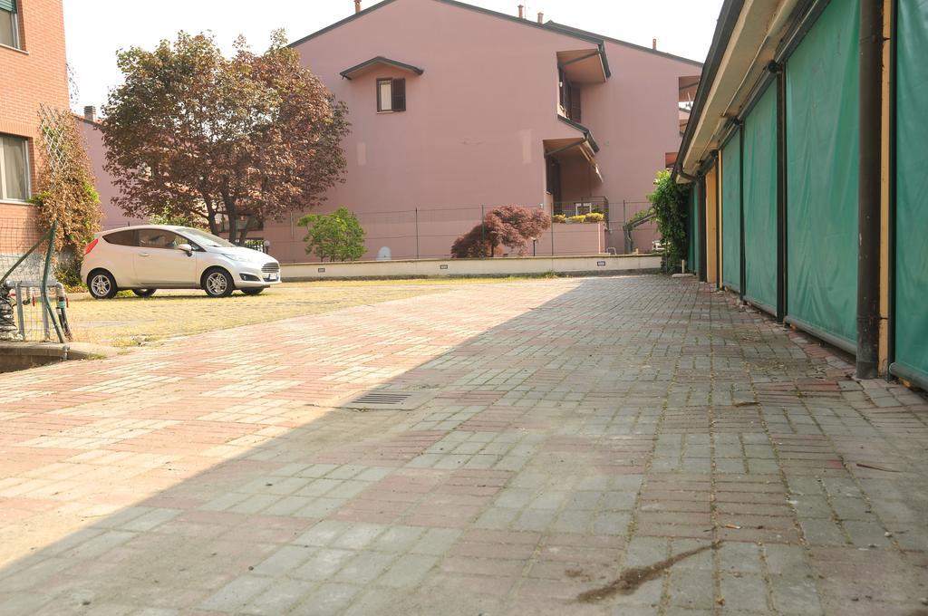 Borromeo Residenze Service S.A.S Peschiera Borromeo Kültér fotó